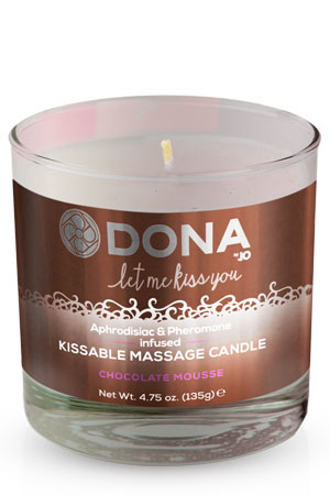 Вкусовая массажная свеча DONA Kissable Massage Candle Chocolate Mousse 135 г