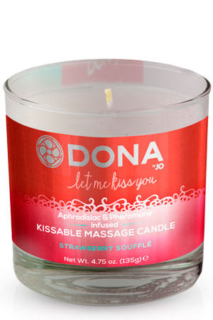 Вкусовая массажная свеча DONA Kissable Massage Candle Strawberry Souffle 135 г